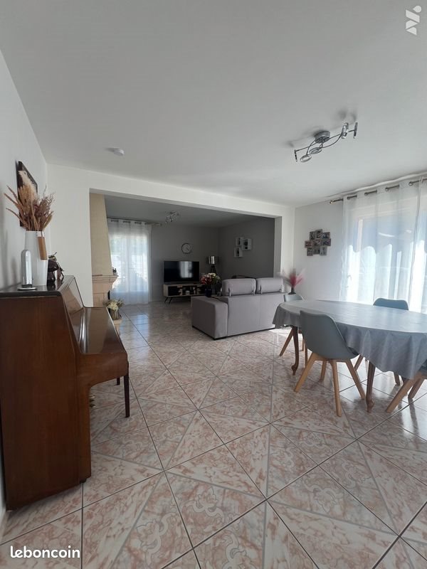 Maison à vendre, 164m², Poligny