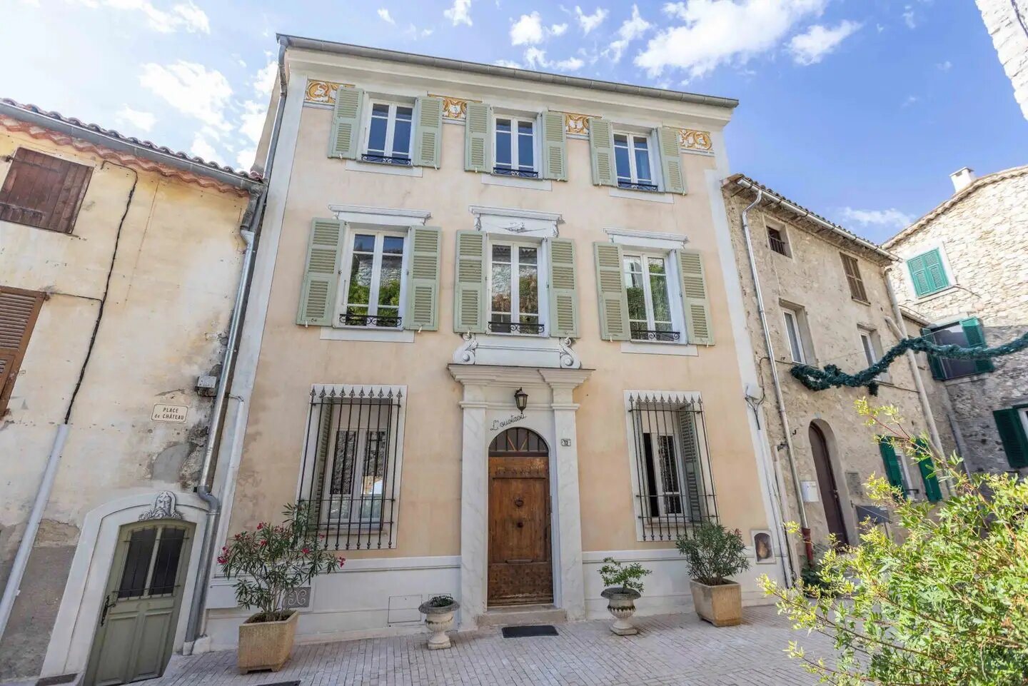 Maison à vendre, 354m², La Roquette-sur-Var