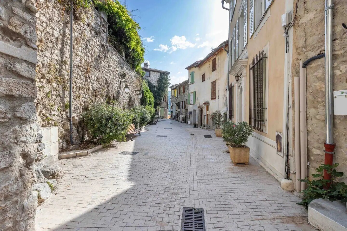 Maison à vendre, 354m², La Roquette-sur-Var