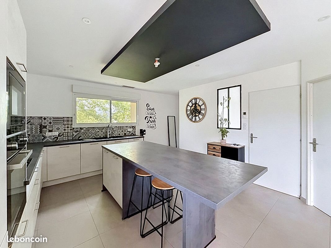 Maison à louer, 136m², Prissé
