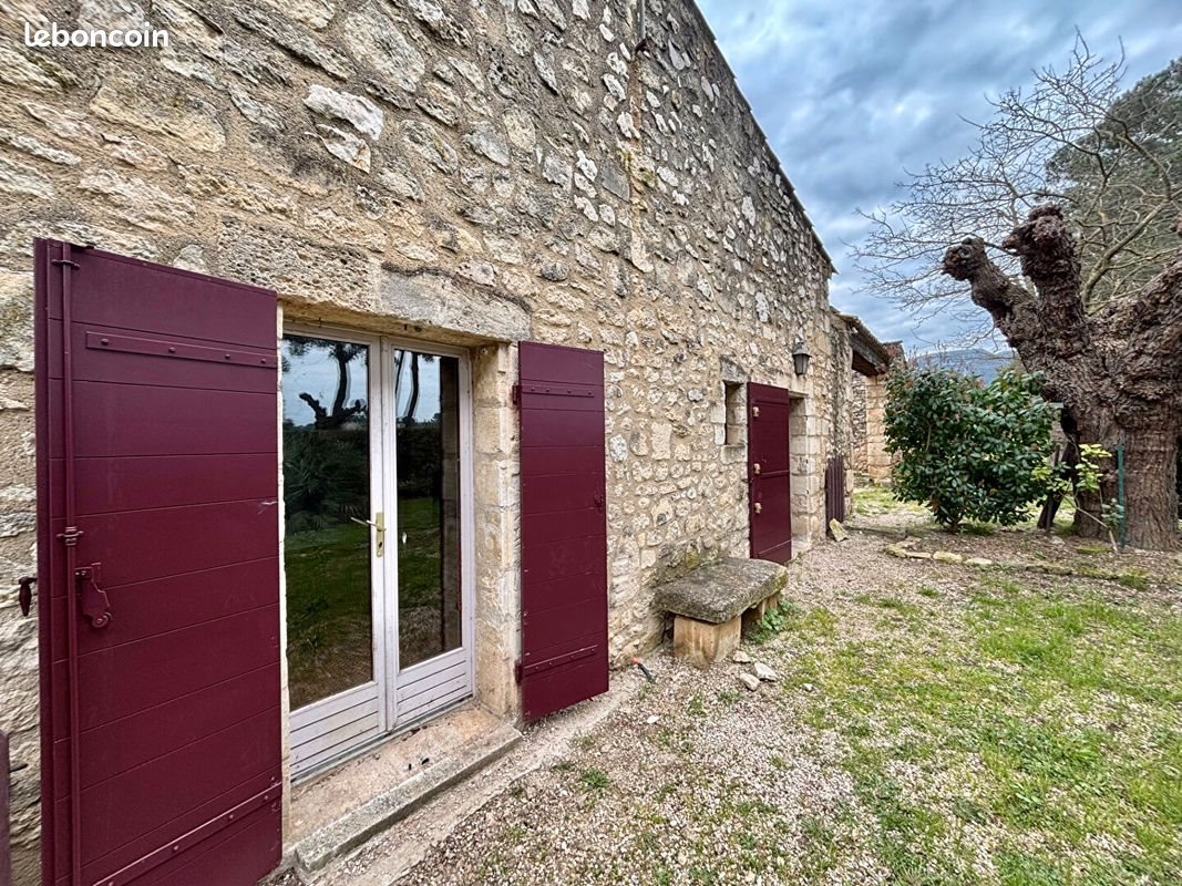 Maison à louer, 81m², Saint-Rémy-de-Provence