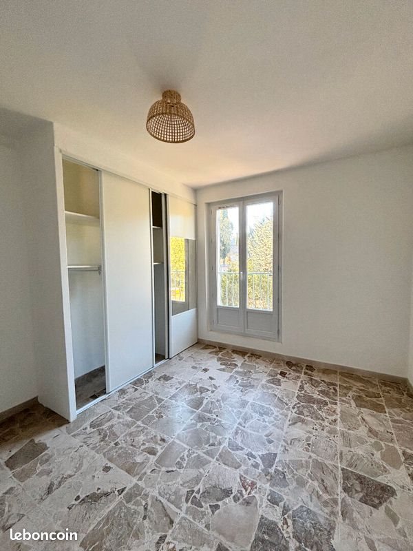 Appartement à louer, 84m², Saint-Rémy-de-Provence