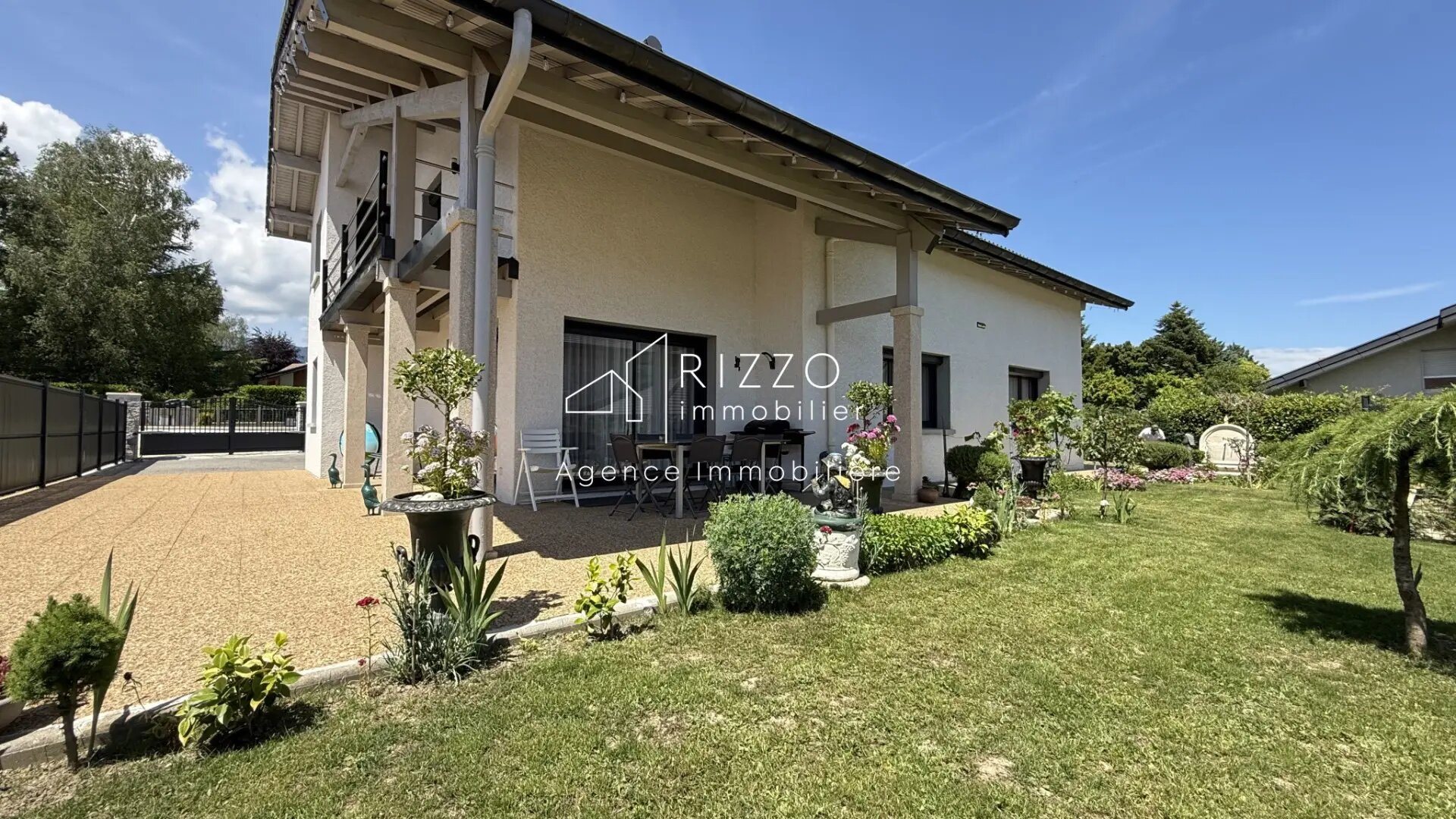 Maison à vendre, 237m², Prévessin-Moëns