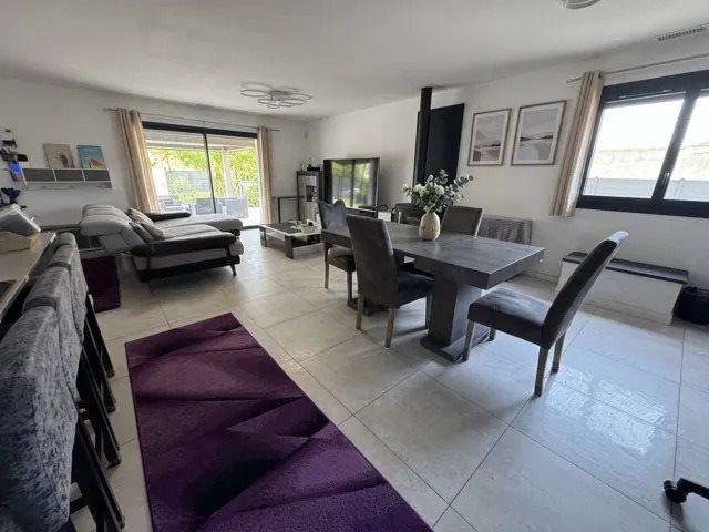 Maison à louer, 197m², Marignane