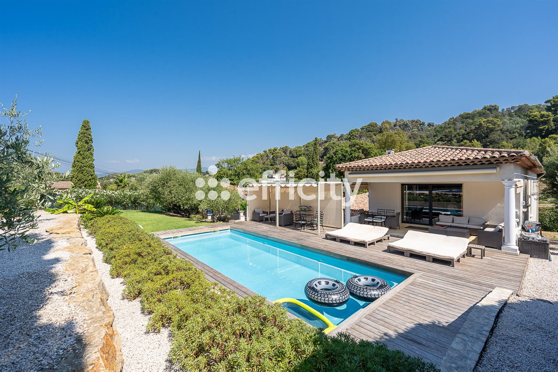 Maison à vendre, 225m², La Roquette-sur-Siagne