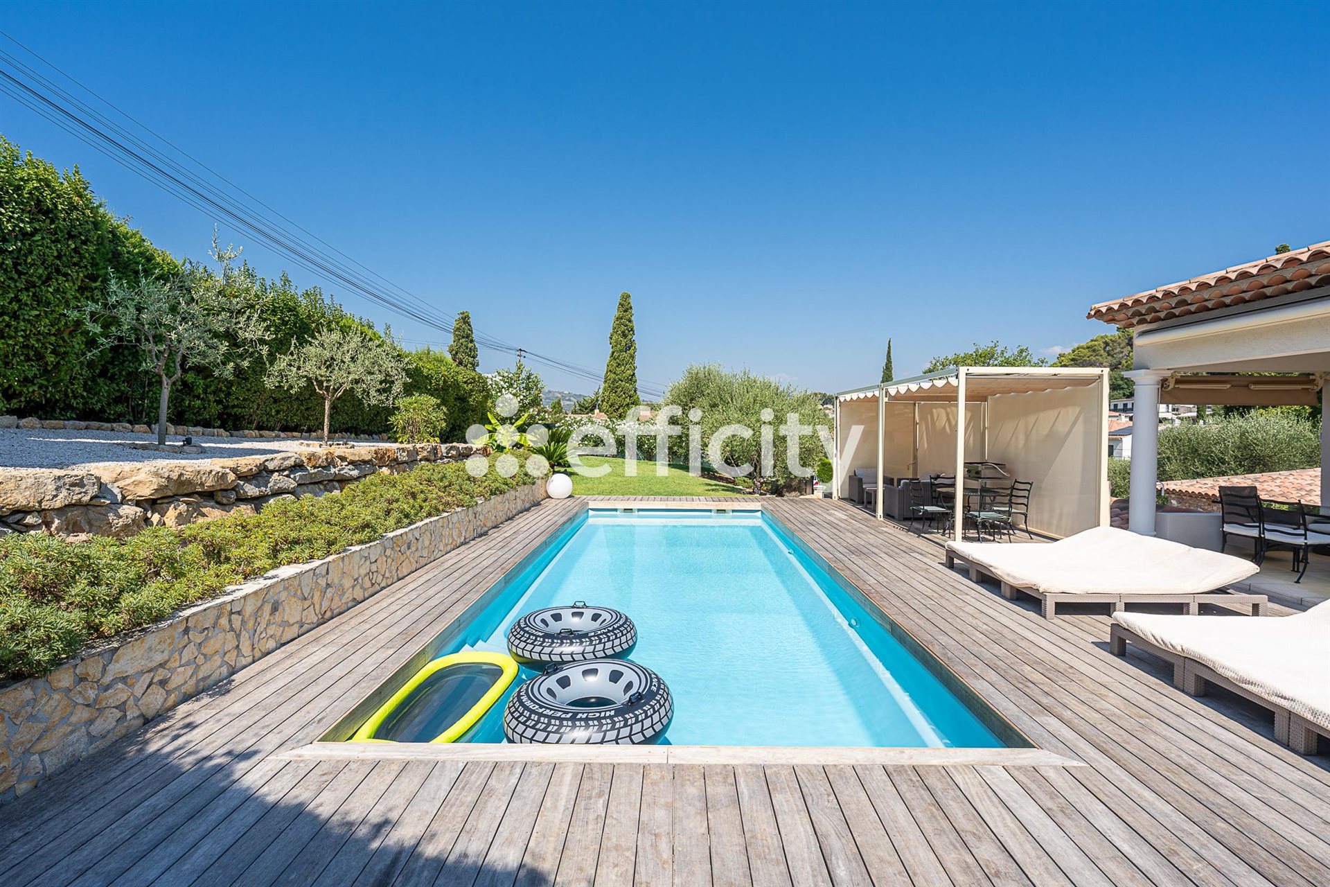 Maison à vendre, 225m², La Roquette-sur-Siagne