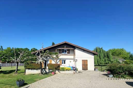 Maison 5 pièces 132 m² · à Roaillan · 132 m² · 299 000 €