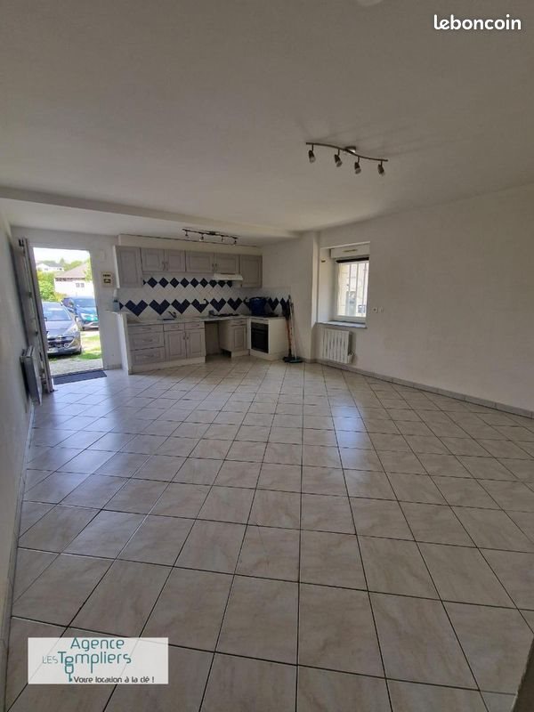 Appartement à louer, 53m², Authume