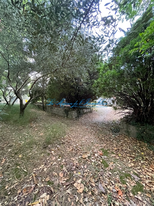 Terrain 435 m² · à Saint-Théodorit · 435 m² · 79 000 €