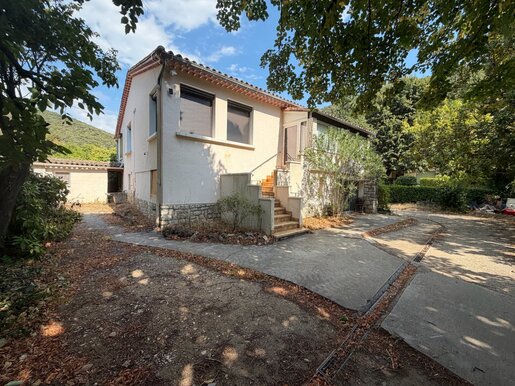 Maison 8 pièces 185 m² · à Mialet · 185 m² · 267 000 €