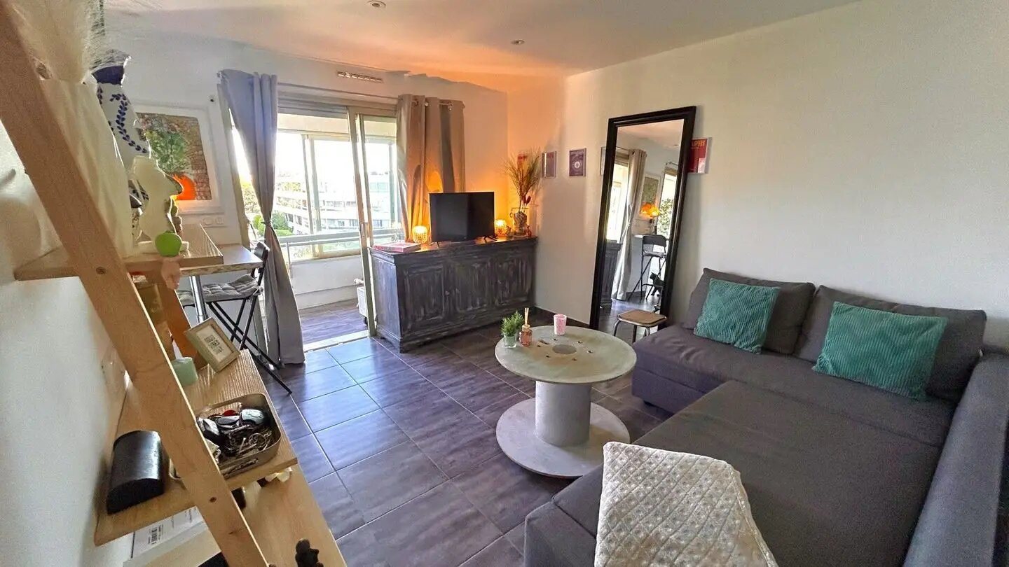 Appartement à louer, 21m², Mandelieu-la-Napoule