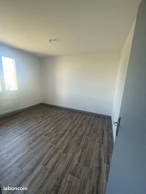 Maison à louer, 86m², Préval