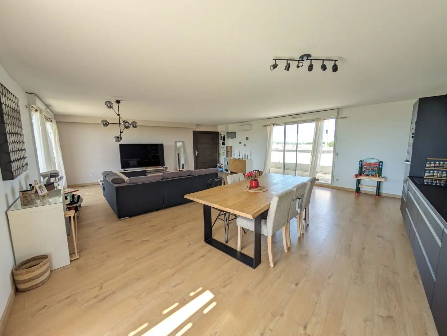 Appartement à louer, 145m², Aimargues