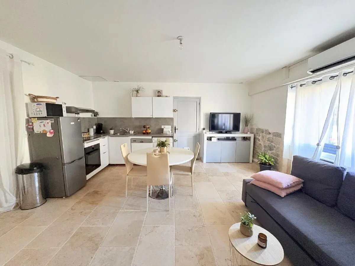 Appartement à louer, 46m², Vic-le-Fesq
