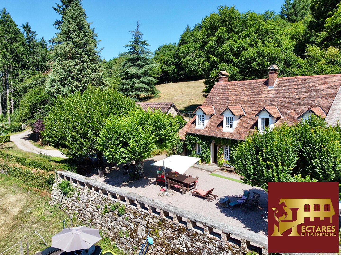 Maison à vendre, 520m², Saint-Symphorien-de-Marmagne