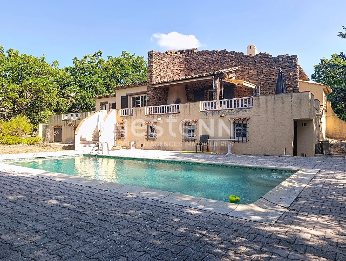Maison à vendre, 182m², Saint-Vallier-de-Thiey
