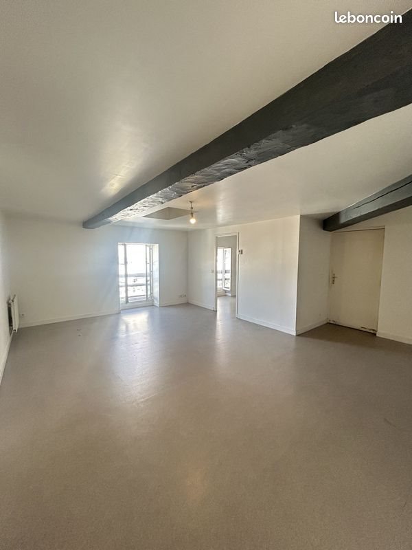 Appartement à louer, 92m², Saintes