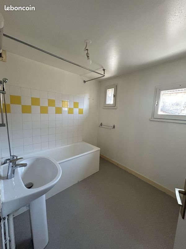 Appartement à louer, 92m², Saintes