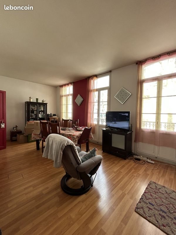 Appartement à louer, 57m², Saintes