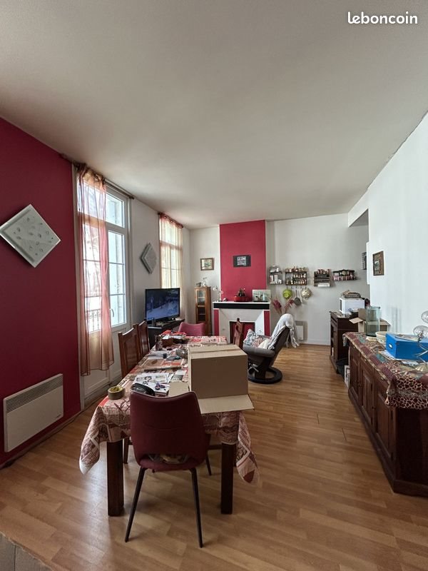 Appartement à louer, 57m², Saintes