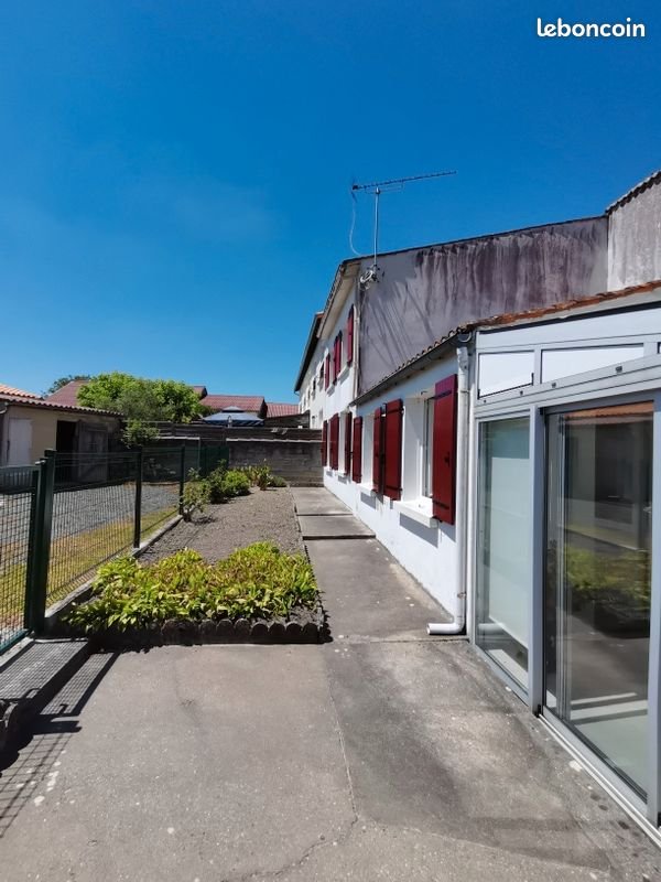 Maison à louer, 64m², Chermignac
