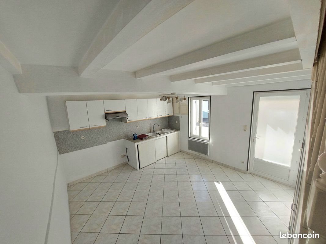 Maison à louer, 47m², Saintes