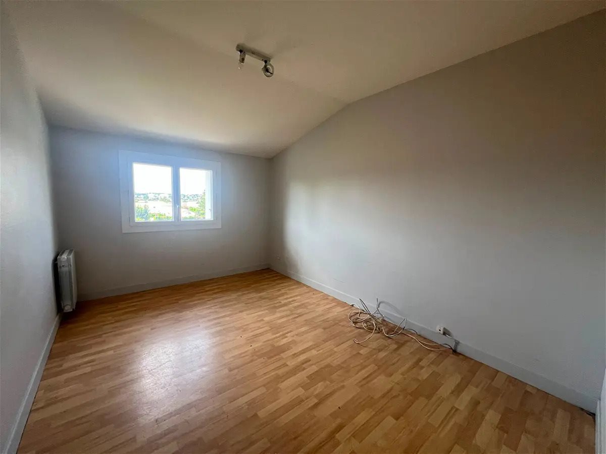 Maison à louer, 75m², Exireuil