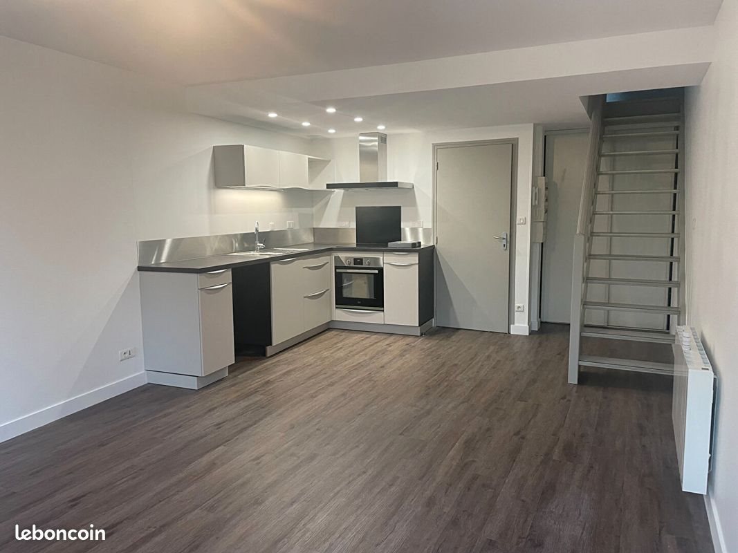 Appartement à louer, 43m², Saintes