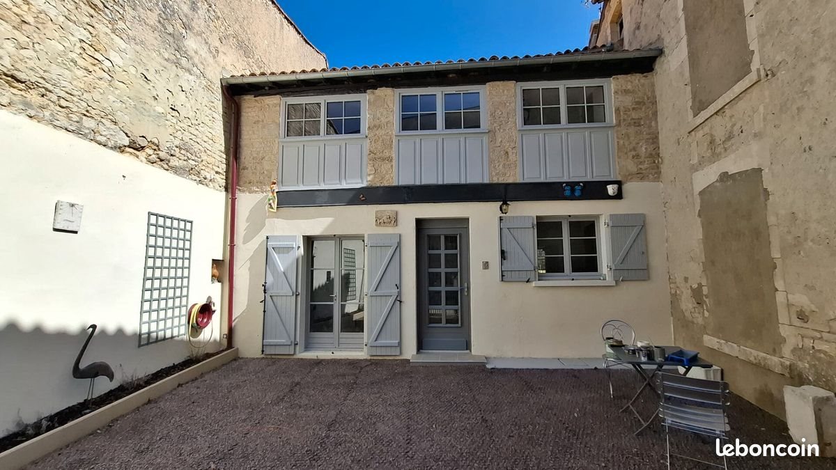 Maison à louer, 114m², Pamproux