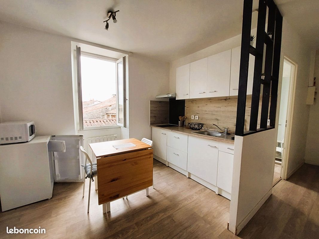 Appartement à louer, 35m², Saintes