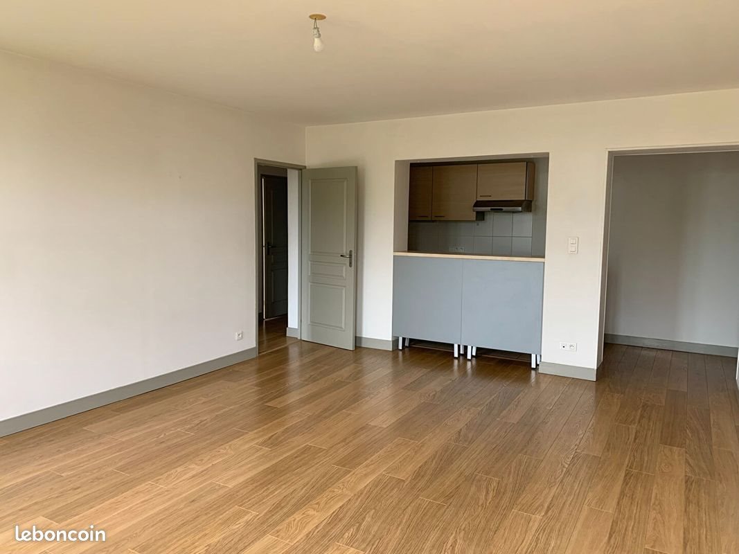Appartement à louer, 74m², Saintes