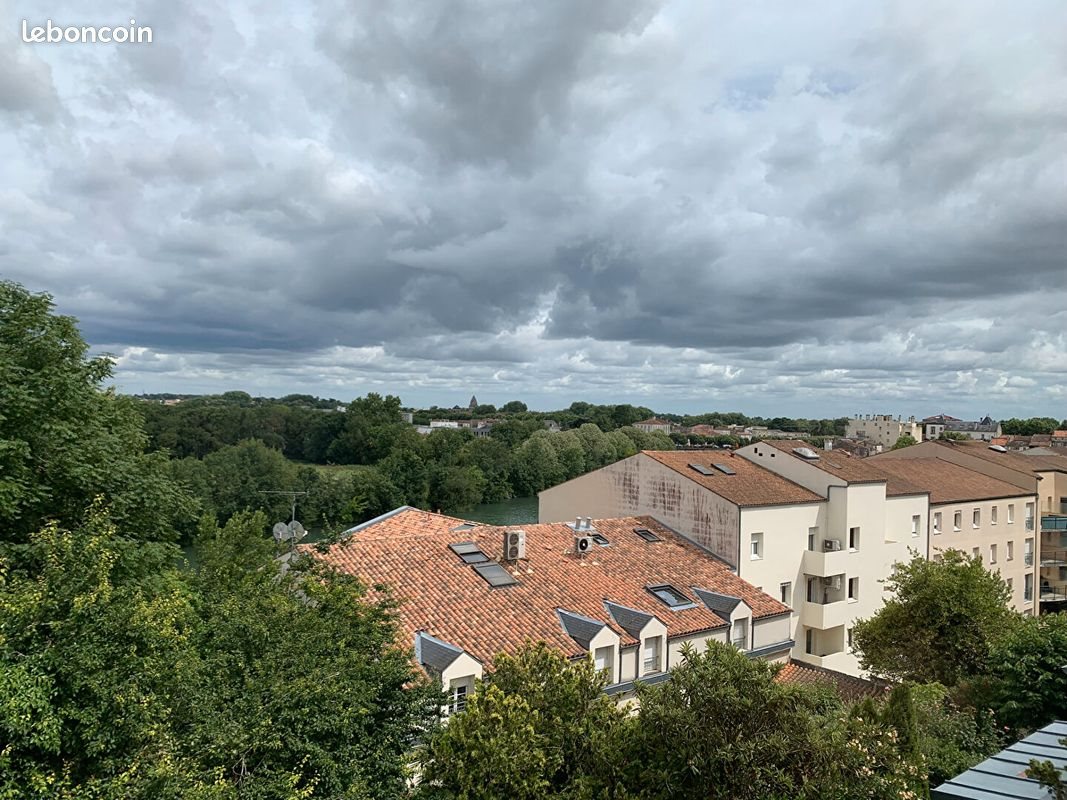 Appartement à louer, 74m², Saintes
