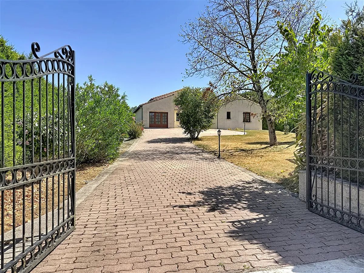 Maison à vendre, 144m², Bessines