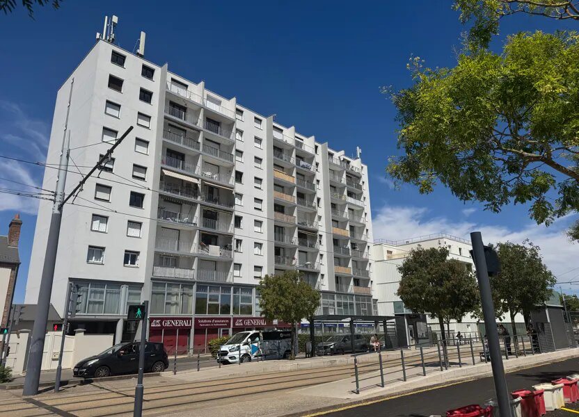 Appartement à vendre, 73m², Saint-Jean-de-la-Ruelle