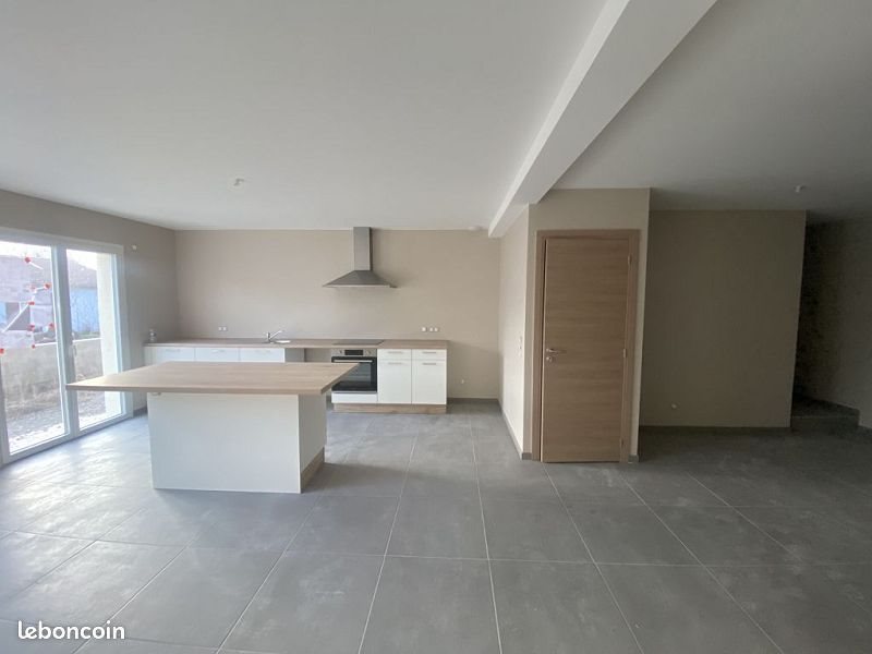 Maison à louer, 88m², Feurs