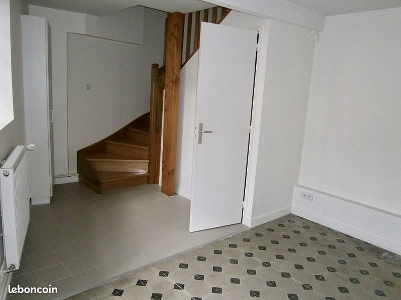Maison à louer, 61m², Néronde
