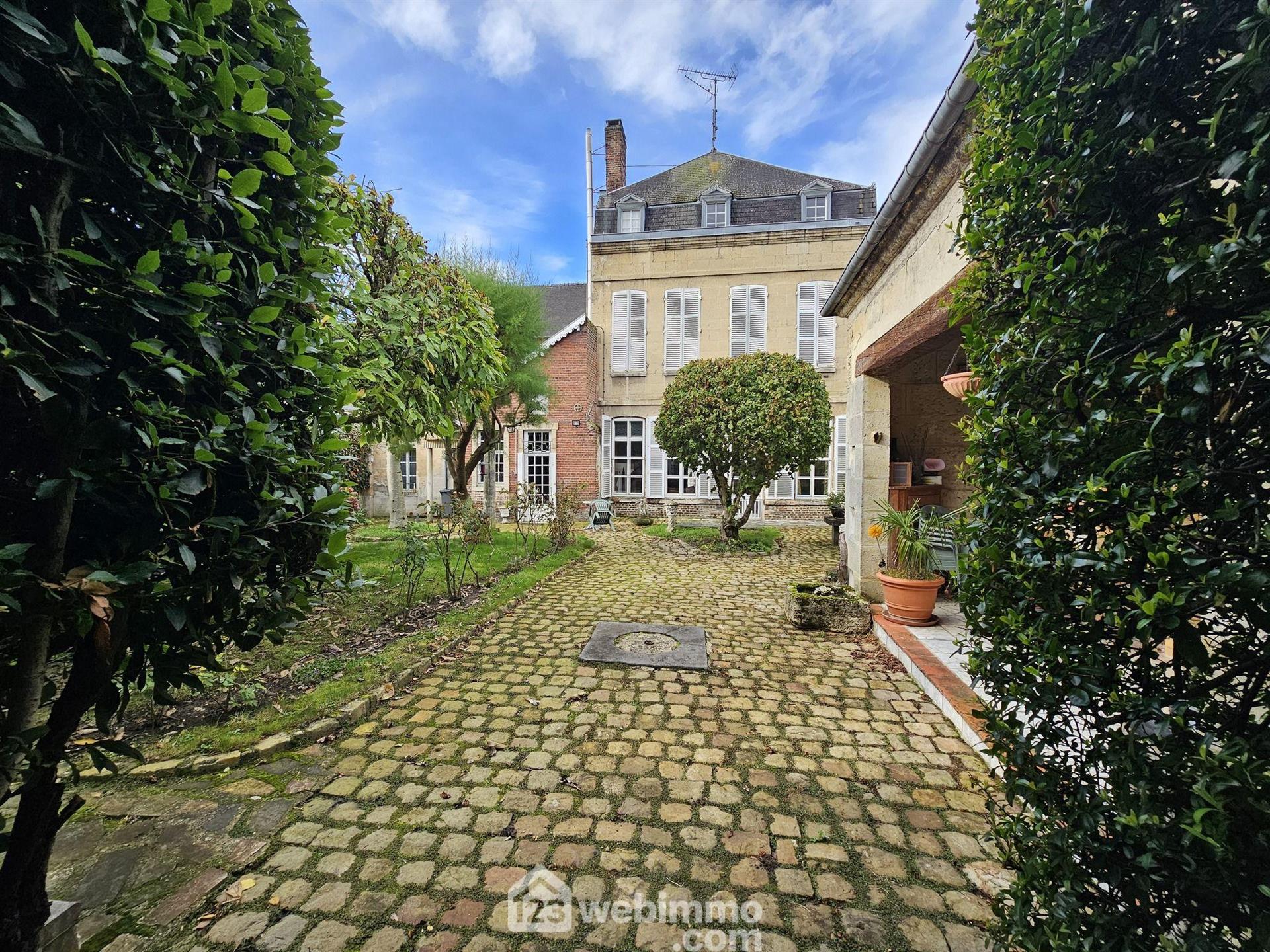 Maison à vendre, 353m², Crépy