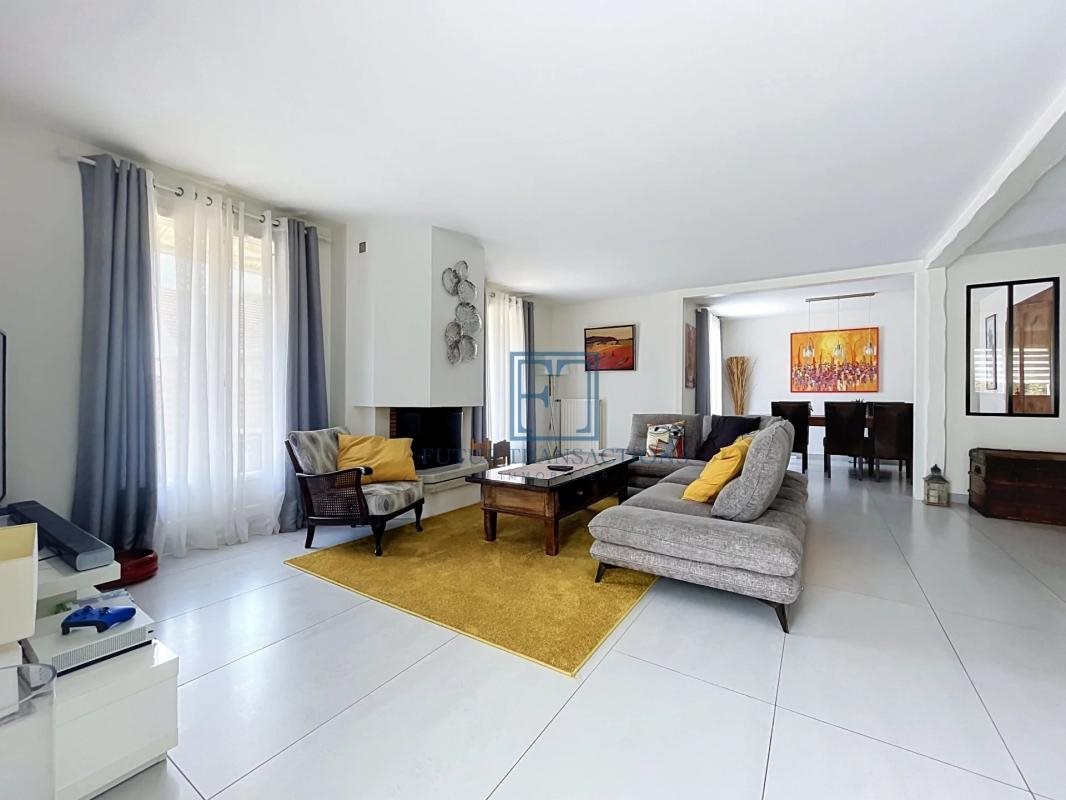 Maison à vendre, 154m², Le Mesnil-Saint-Denis