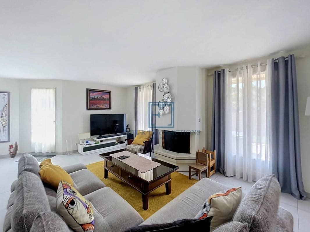 Maison à vendre, 154m², Le Mesnil-Saint-Denis