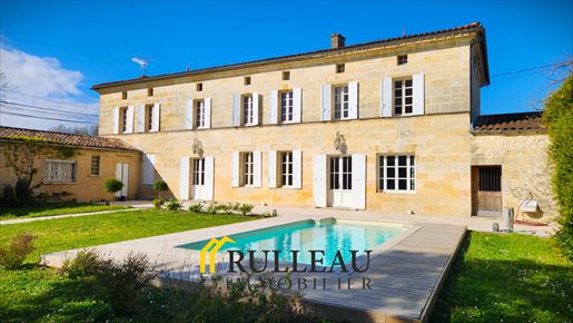 8 pièces 220 m² · à Saint-André-de-Cubzac · 220 m² · 547 000 €