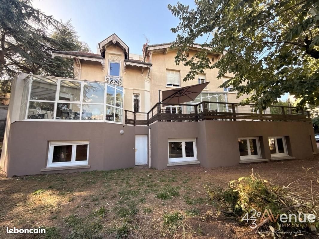 Maison à vendre, 379m², Saint-Étienne