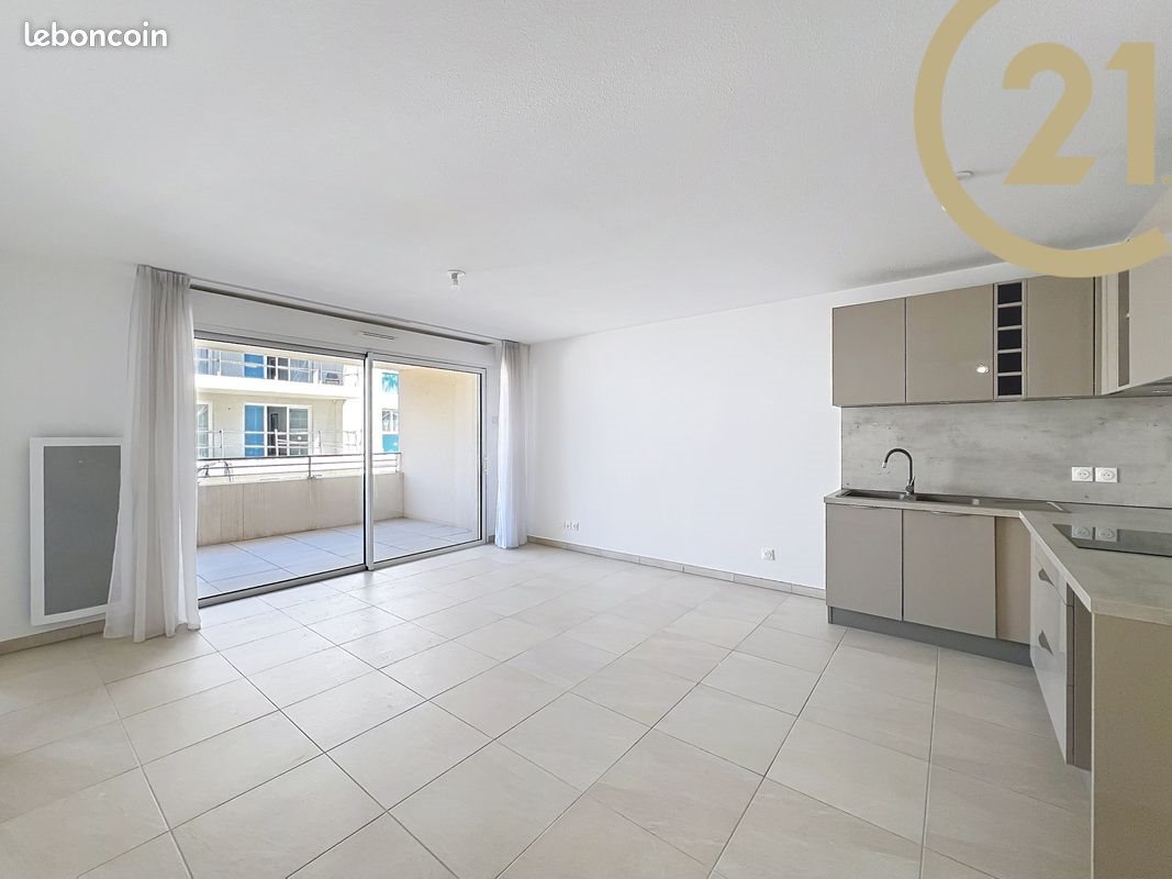 Appartement à louer, 49m², Fréjus