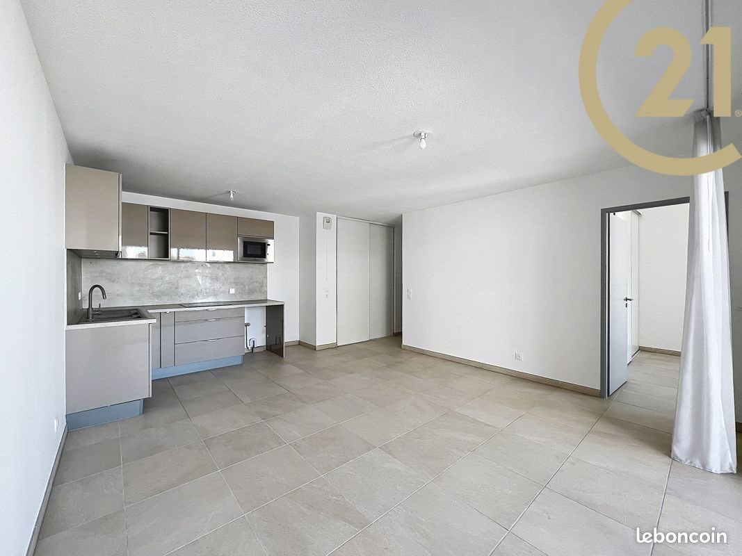 Appartement à louer, 49m², Fréjus