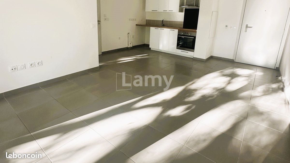 Appartement à louer, 42m², Rousset