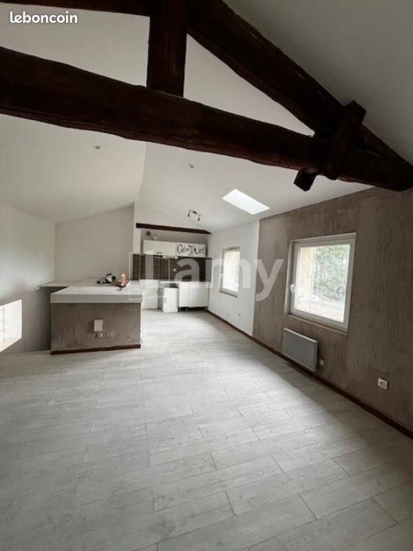 Appartement à louer, 40m², Simiane-Collongue