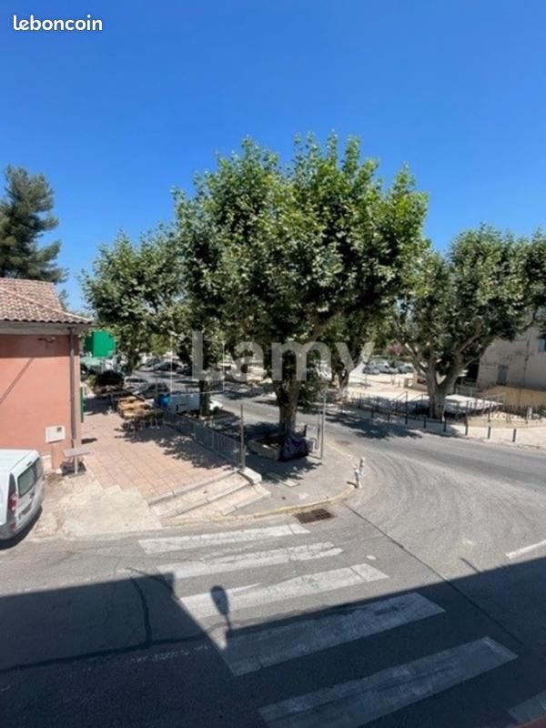 Appartement à louer, 40m², Simiane-Collongue
