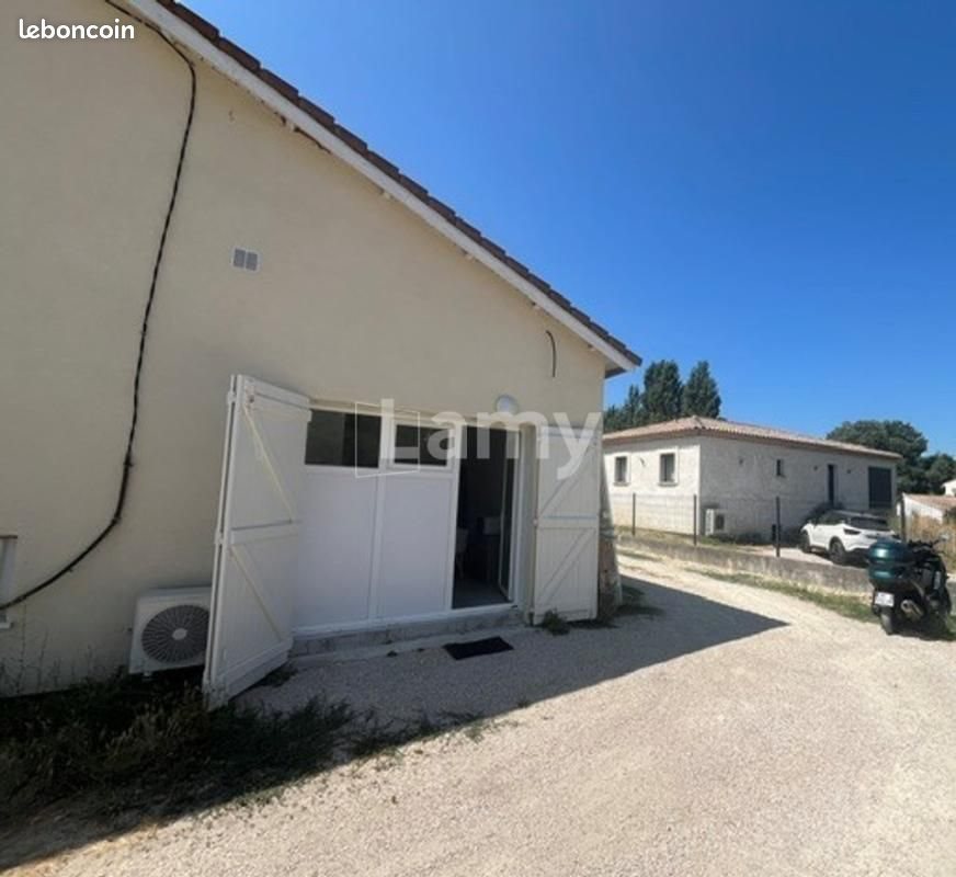 Appartement à louer, 17m², Simiane-Collongue