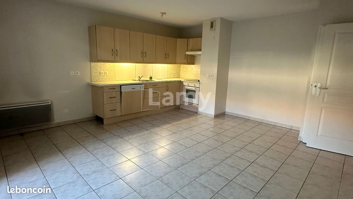 Appartement à louer, 44m², Trets