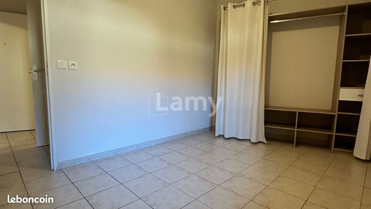 Appartement à louer, 44m², Trets