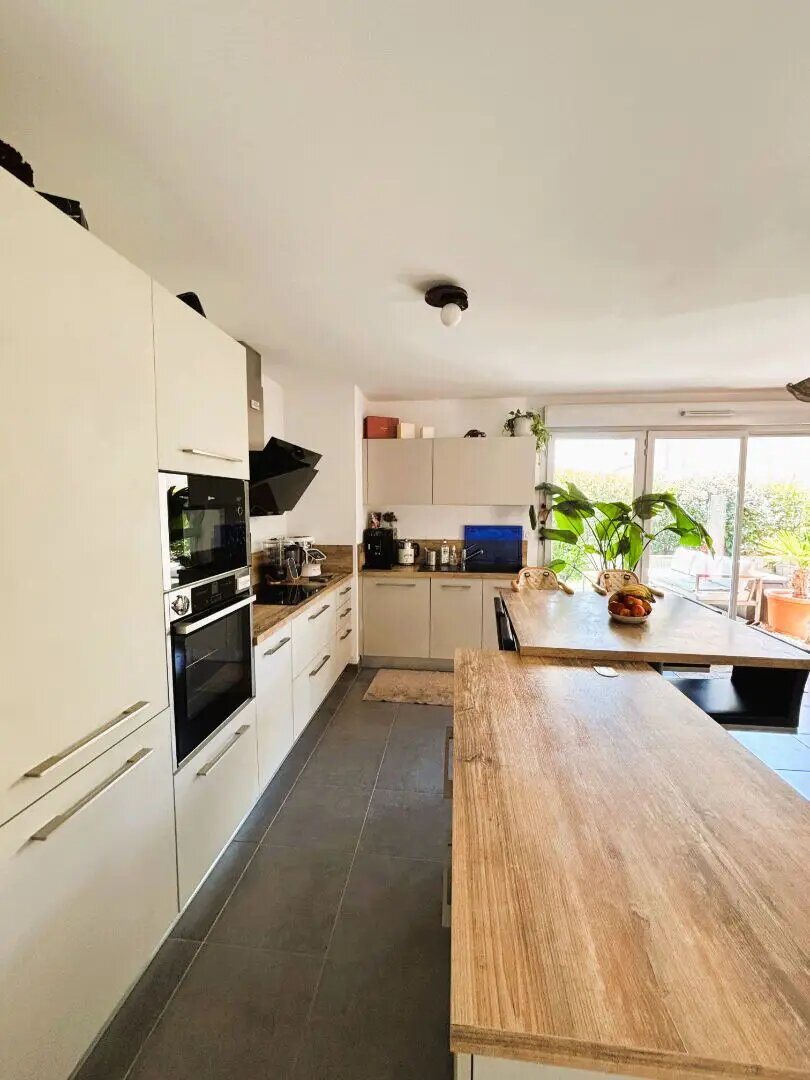 Appartement à vendre, 70m², Rousset